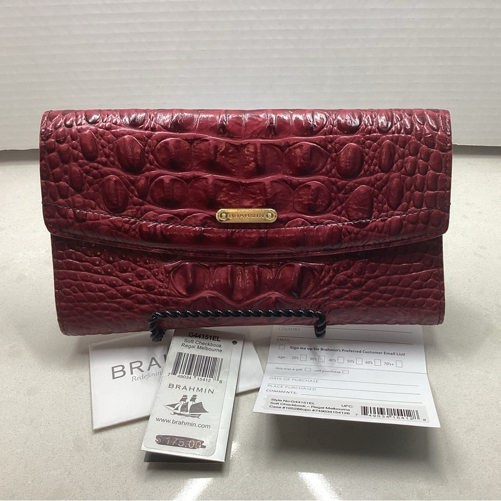 Brahmin Wallet in Regal Melbourne EUC